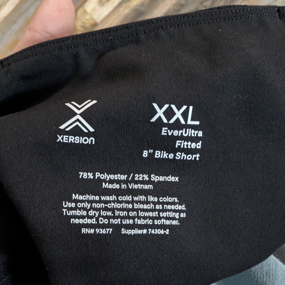 Xersion Women's Black Bike Shorts 8" - Picture 2 of 2
